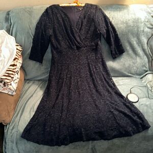 Tiana B size 16 dark blue sheer floral print dress with slip built in 💕